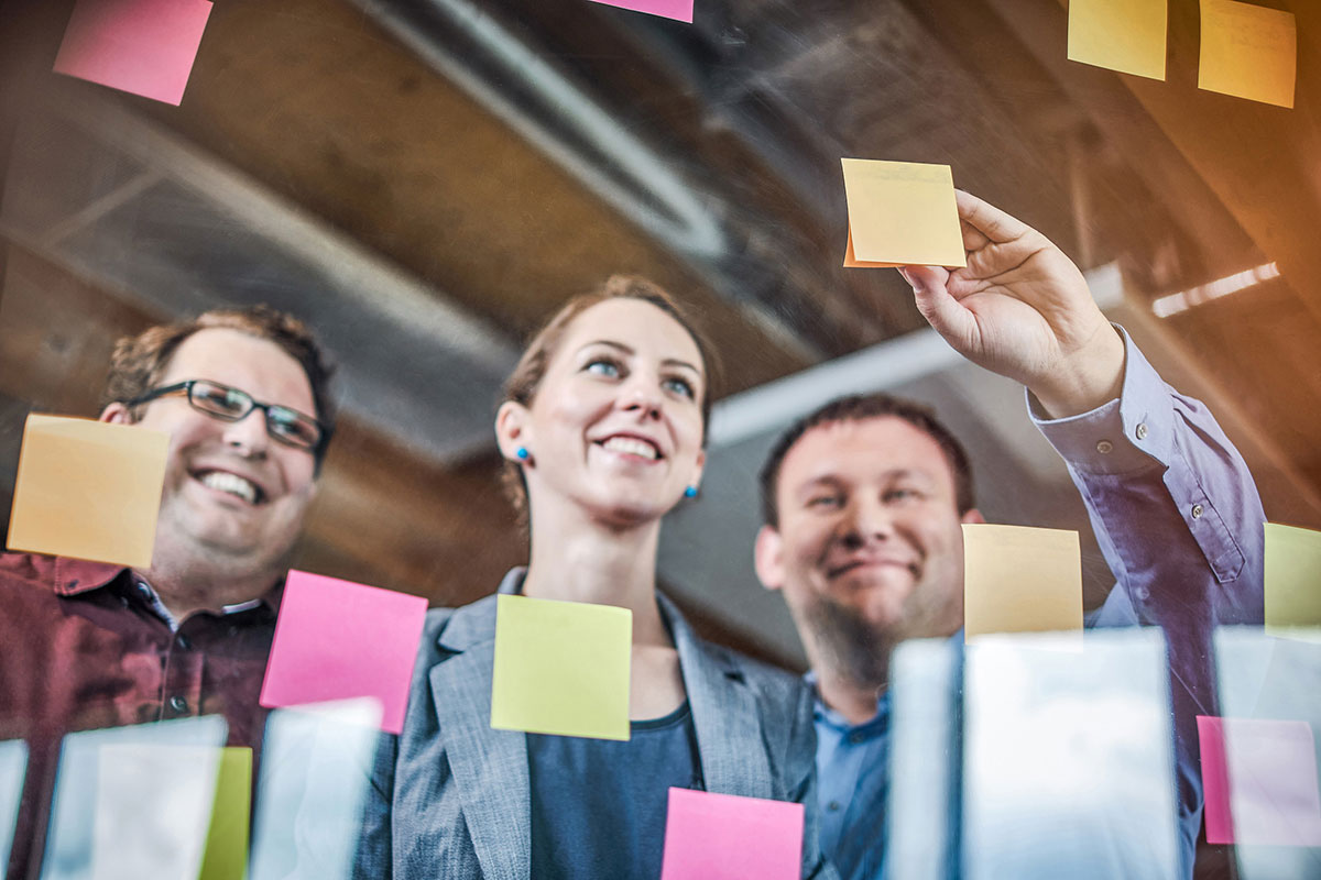 Teamarbeit mit Post-Its